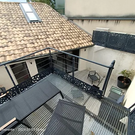 La Bell'angouleme Chambre Hepburn Bed & Breakfast